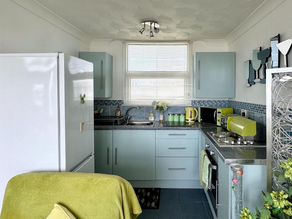 Fort Road, Lavernock, Penarth - View 5