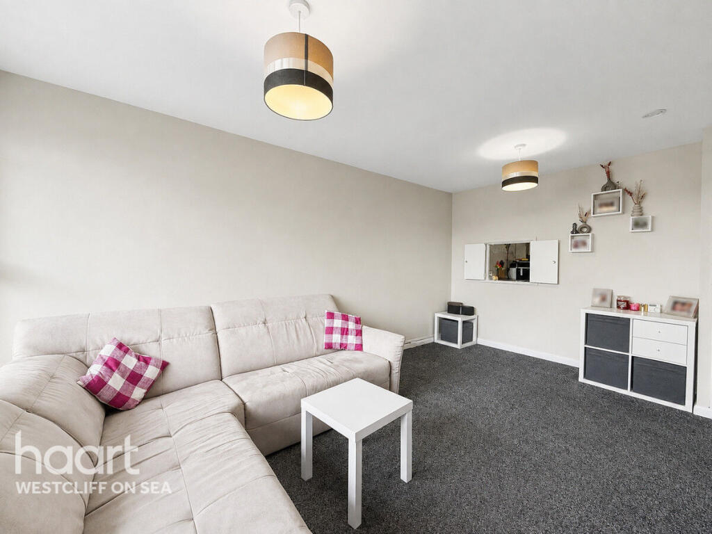 Apartment in Southend-on-Sea - View 2