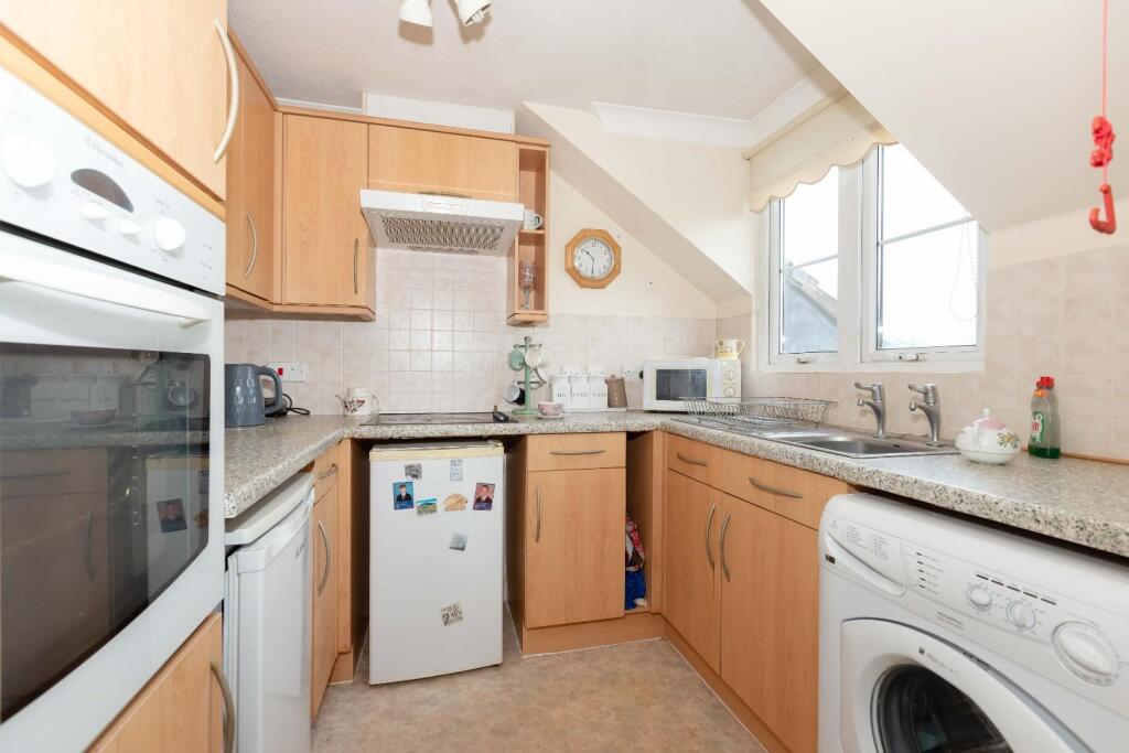 Apartment in Adur, Lancing - View 3