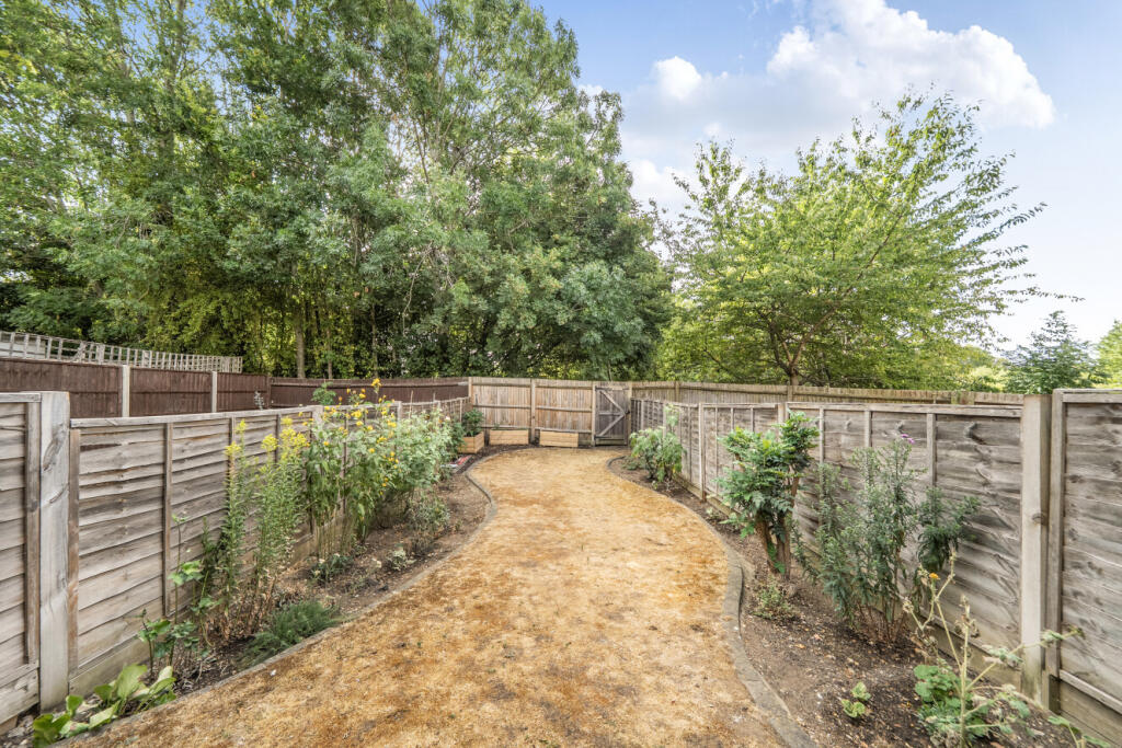 House in London, Colney Hatch - View 4