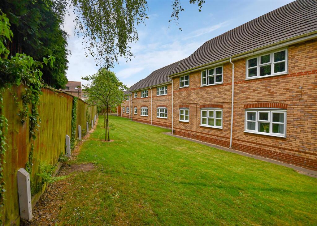 Apartment in Wolverhampton - More