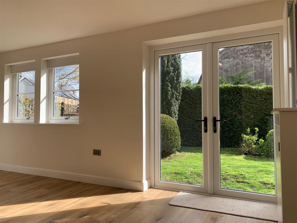 Additional image 5 of Warren Fold, Hurst Green