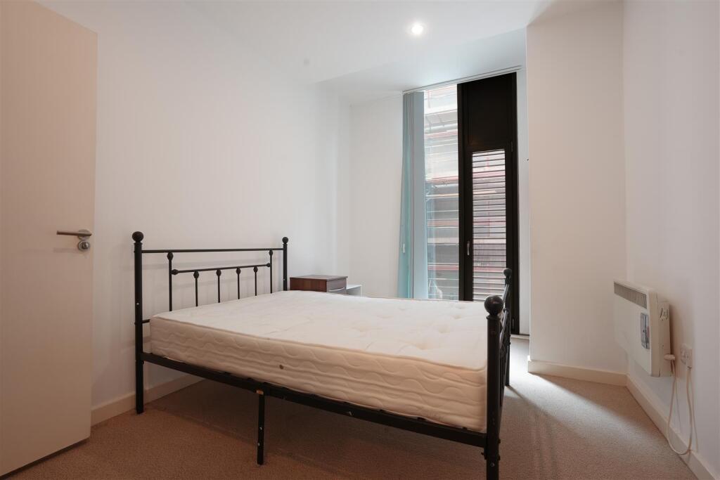 1 bedroom house share for rent