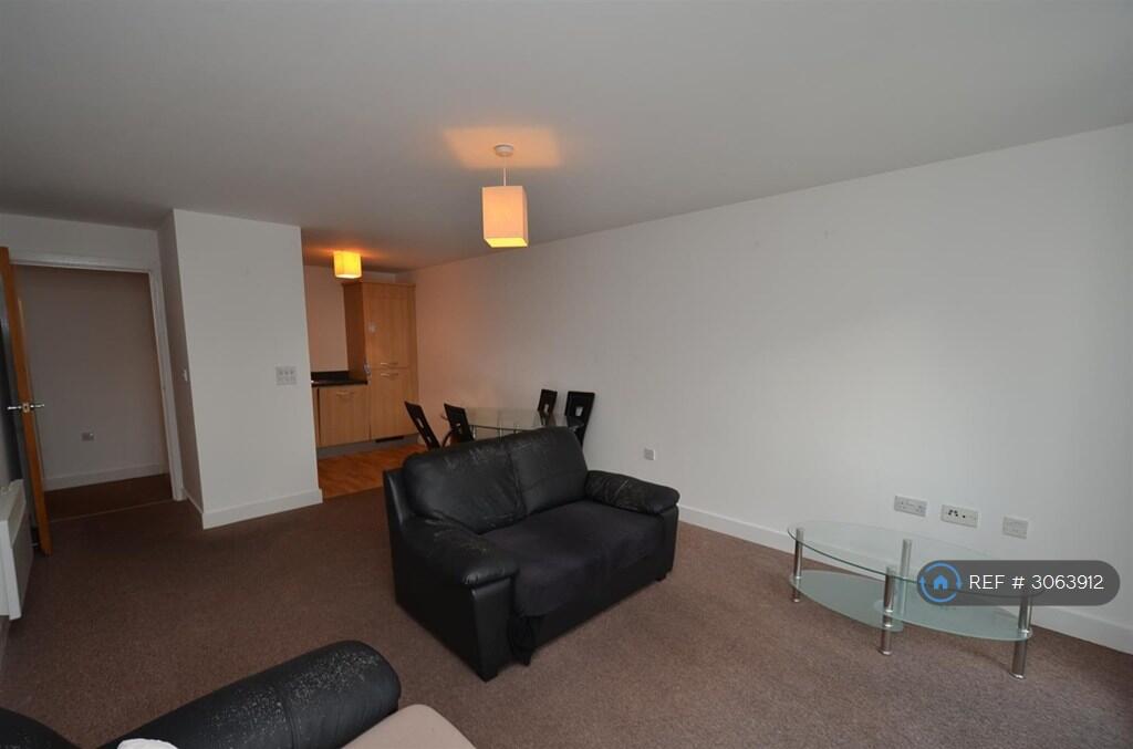 Apartment in Newcastle upon Tyne - View 2