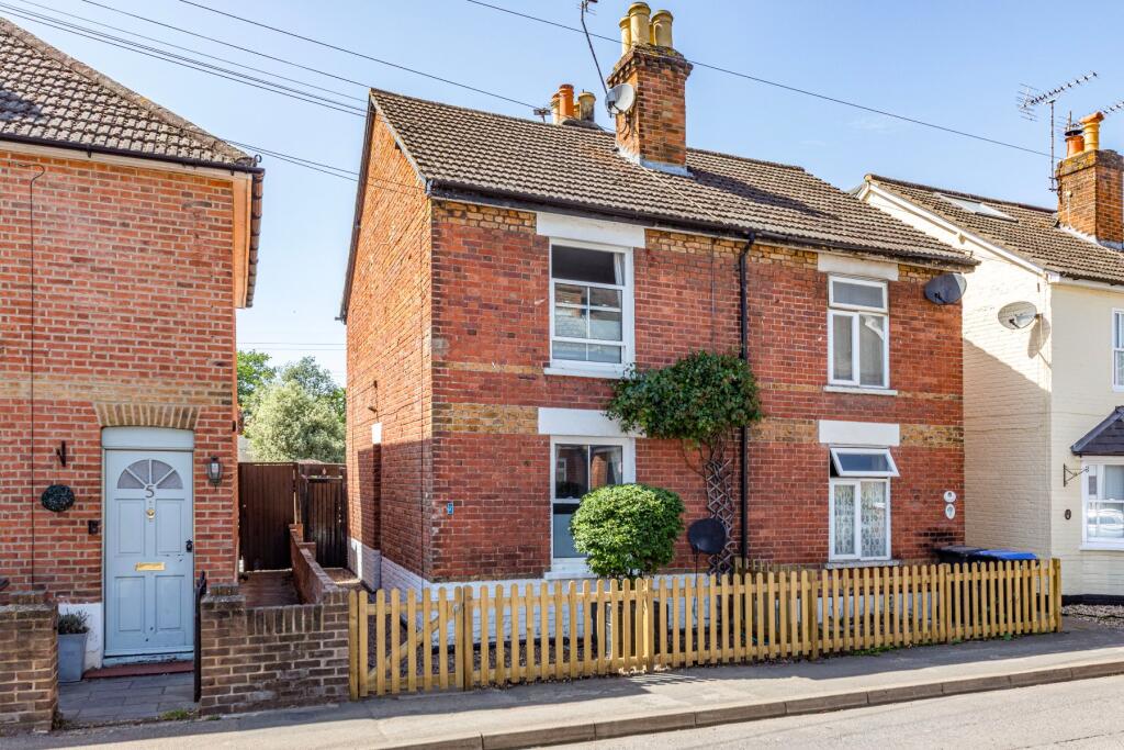 Main image of property: Chertsey Road, Byfleet, Surrey, KT14