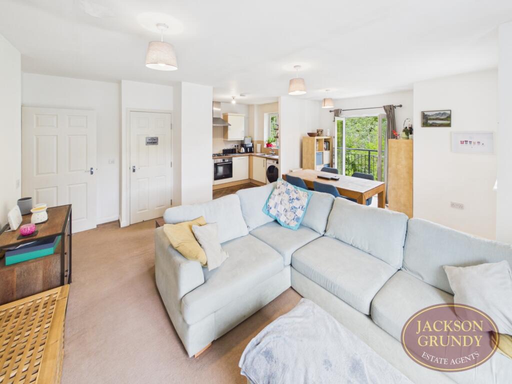 St Crispin Drive, St. Crispin's, NN5 4BL - View 4