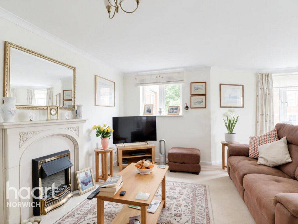 Apartment in Norwich - View 3
