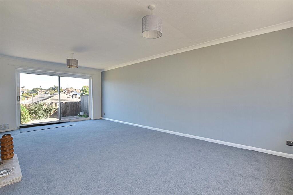 Lychgates Close, Bexhill-On-Sea photo 2