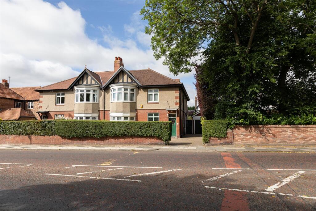 Main image of property: Kenton Road, Gosforth, NE3