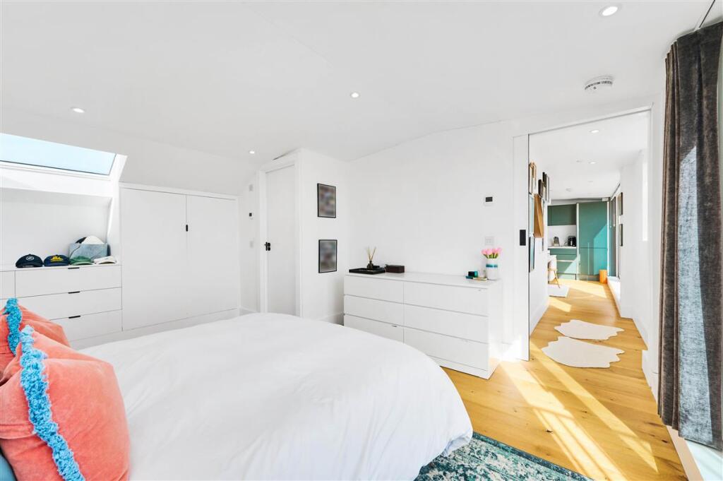 Apartment in London - View 3
