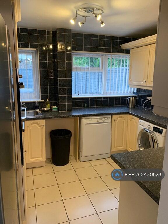 House in Southend-on-Sea - View 4