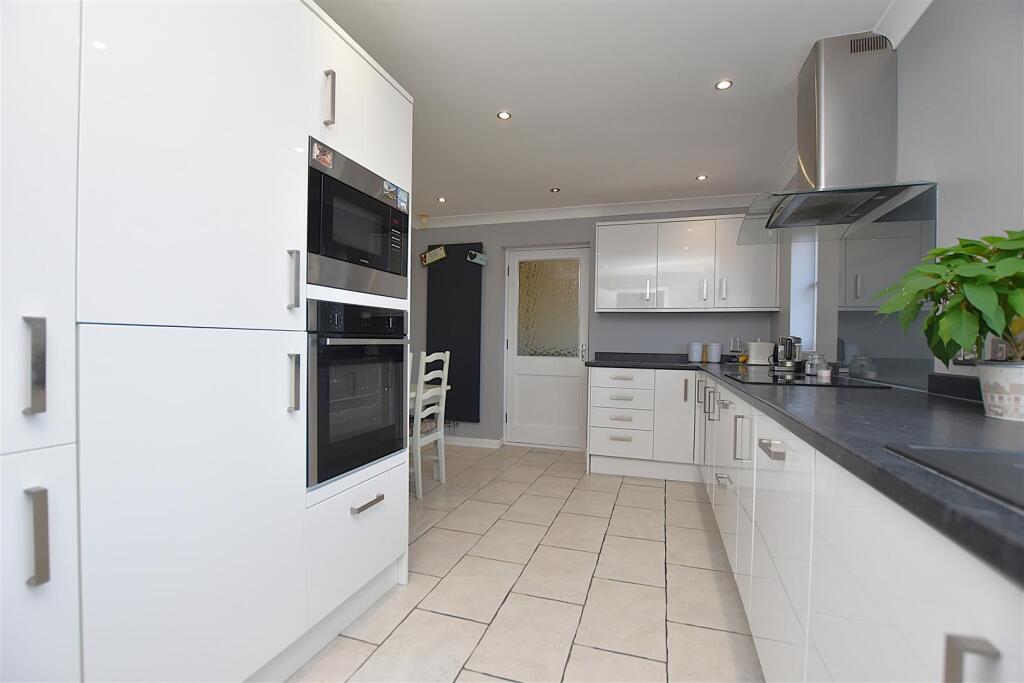 House in Wrexham, Rhosnesni, Acton - More