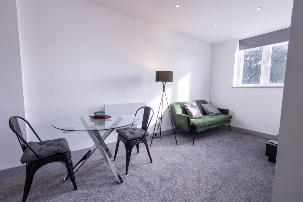 Apartment in Leeds, West Yorkshire - View 4