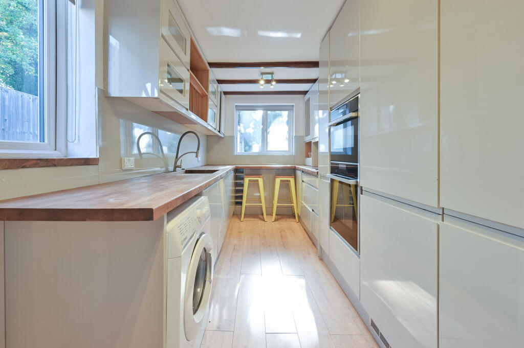 House in Watford - View 4