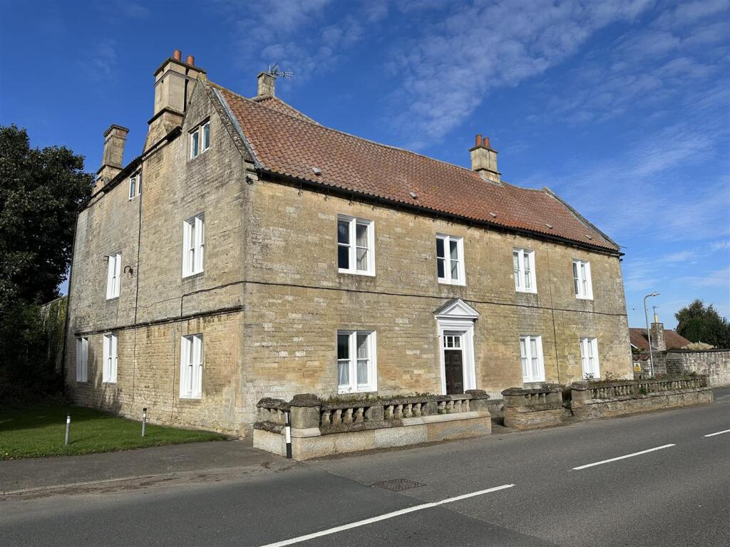 Main image of property: Ancaster Hall, 13 Ermine St, Ancaster NG32 3PW