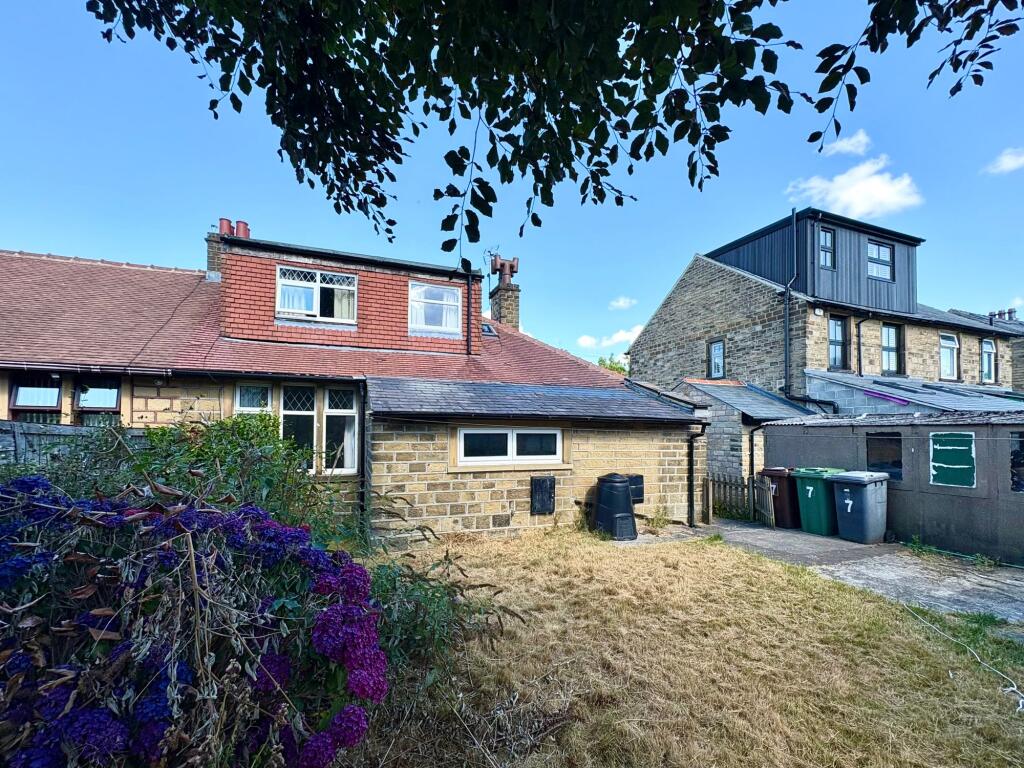 House in Huddersfield - View 2