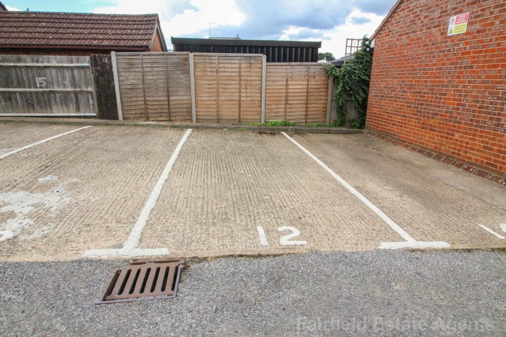 Apartment in Watford - View 4