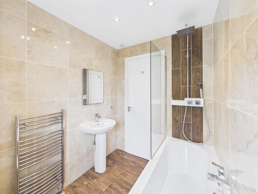 House in Newcastle upon Tyne - View 3
