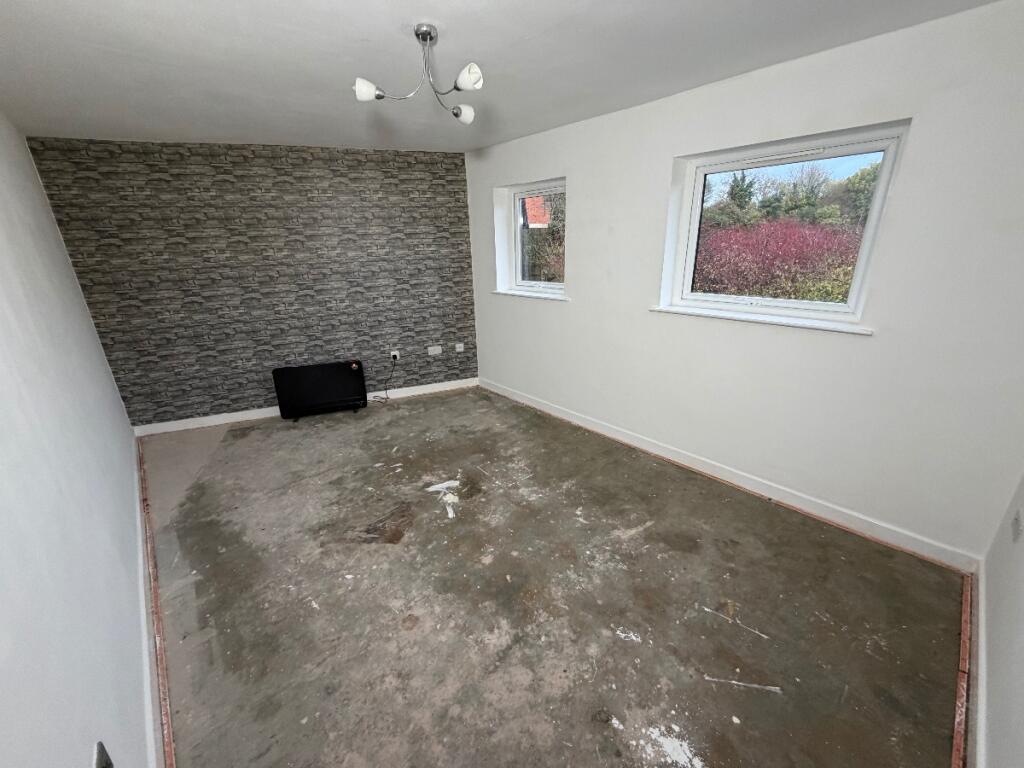 Hamnett Court, Birchwood, Warrington photo 2