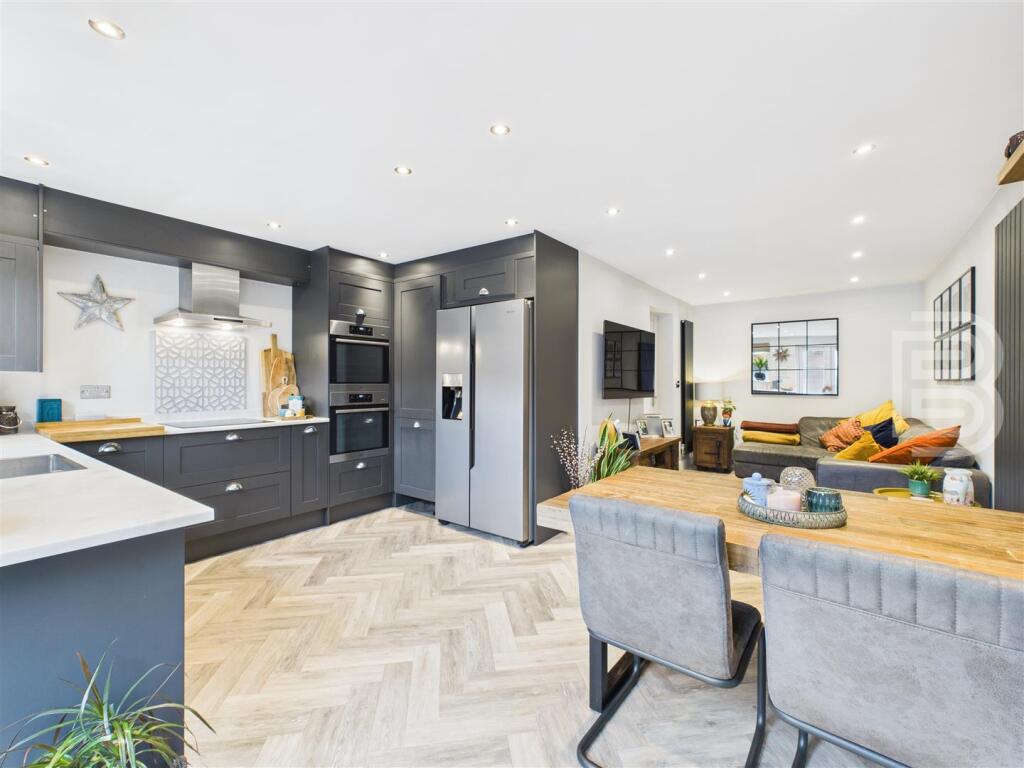 Brodie Close, Rugby - View 2