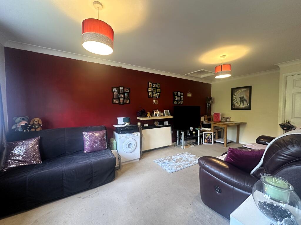 Barnum Court, Swindon, SN2 photo 4