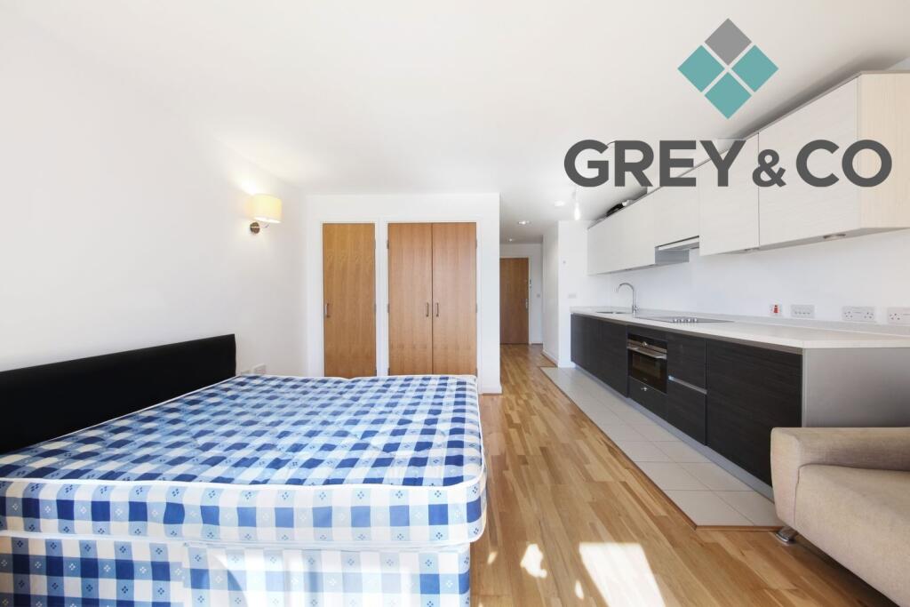 Studio flat for rent