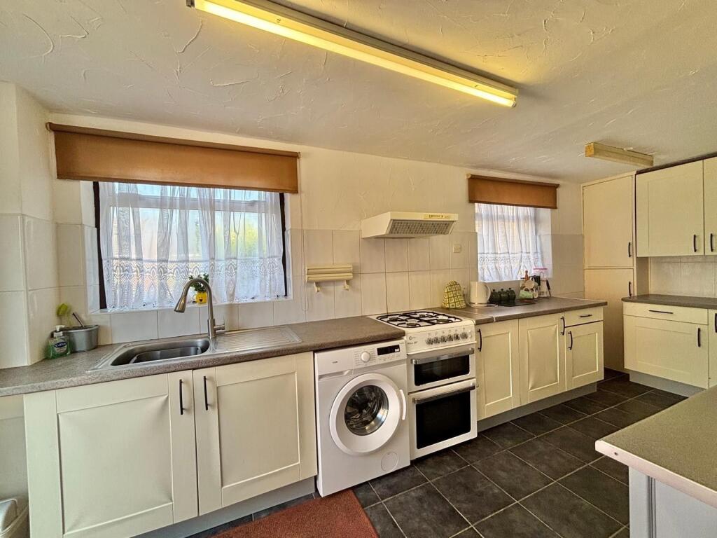 House in Nottingham, Bestwood Park Estate - View 5