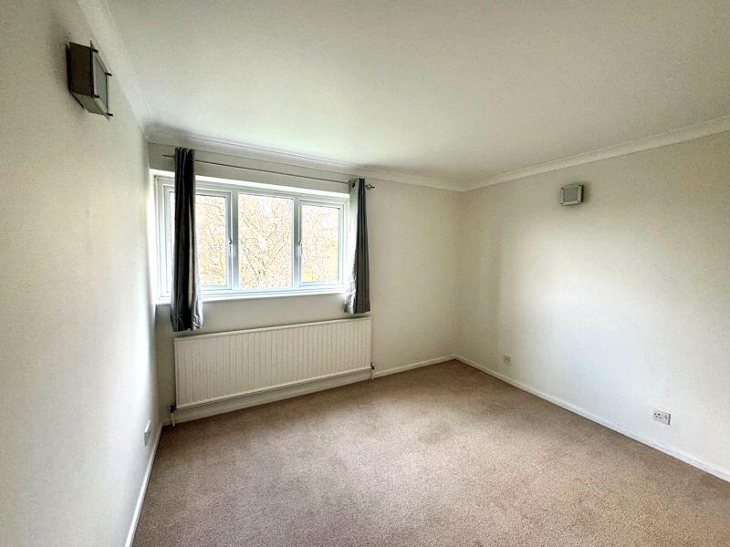 Apartment in Enfield - View 5