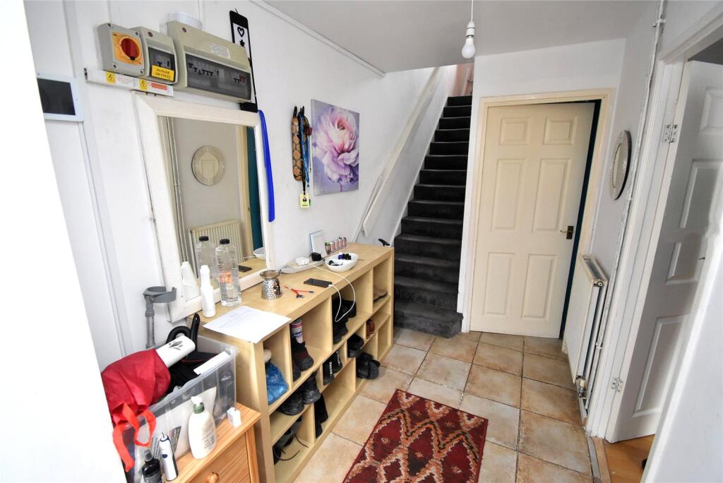 House in Houghton Regis, Central Bedfordshire - View 4