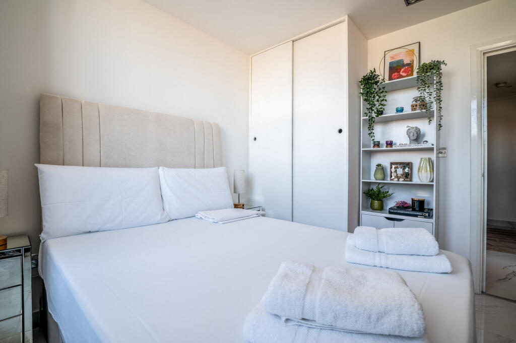 Apartment in London - More