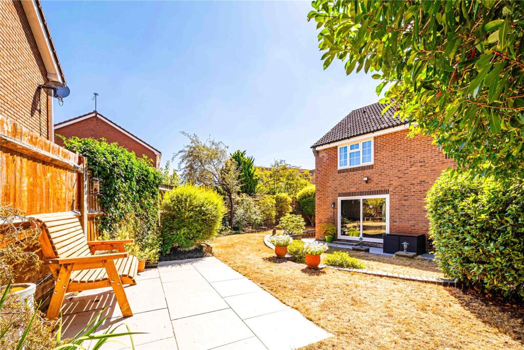 House in Dacorum, Hertfordshire - View 4