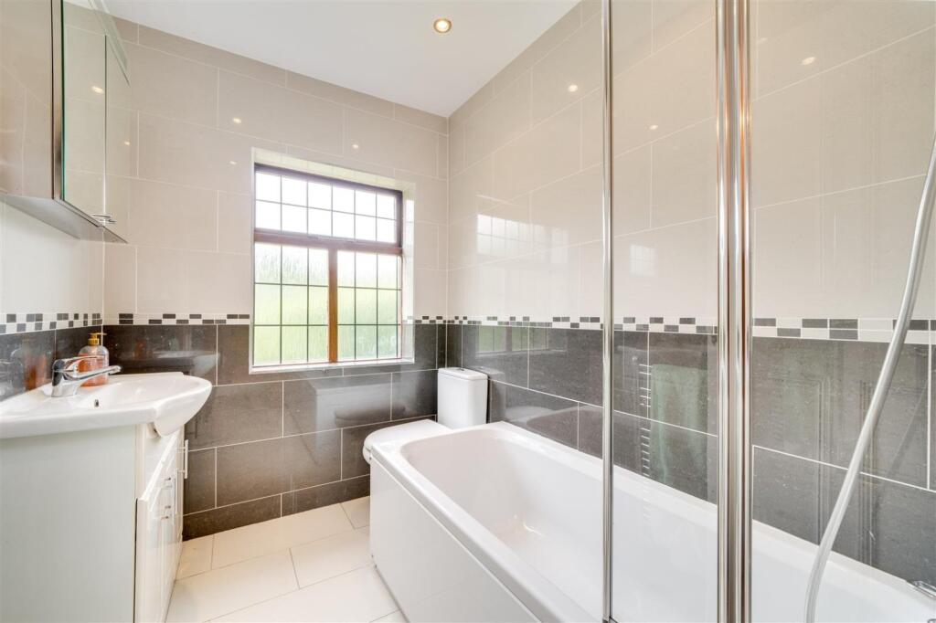 Additional image 19 of Acacia Park Drive, Apperley Bridge, West Yorkshire, BD10