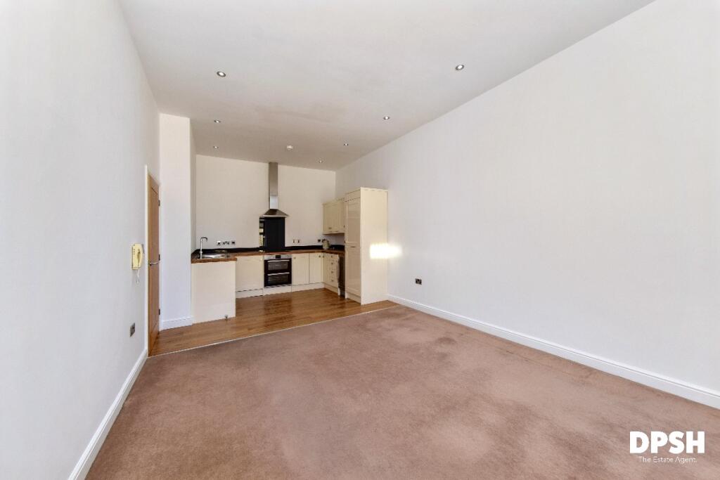 Apartment in Leeds, Well Hill, Morley - View 2