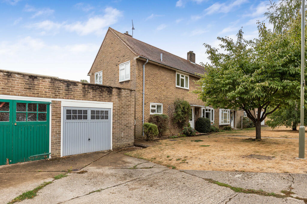 Main image of property: Kingston Close, Abingdon, OX14