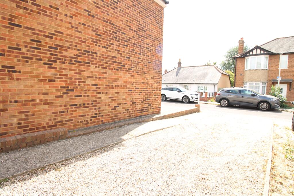 Alma Drive, Chelmsford photo 2