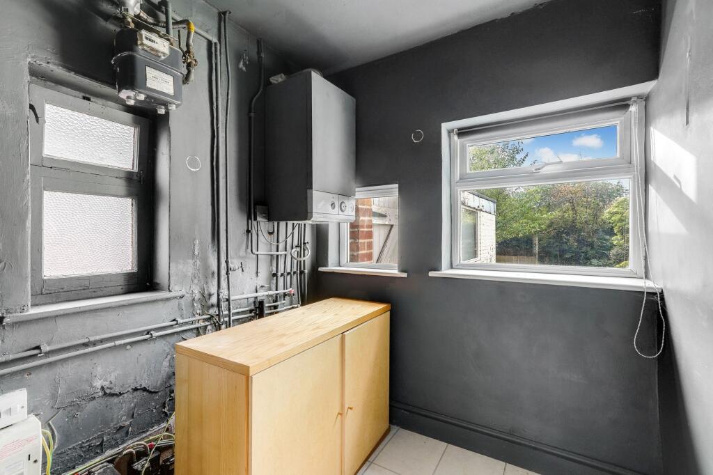 House in Nottingham, Beeston - More
