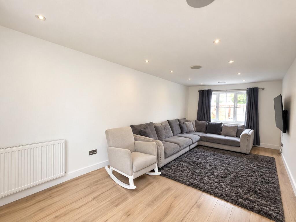 House in Twickenham - View 2