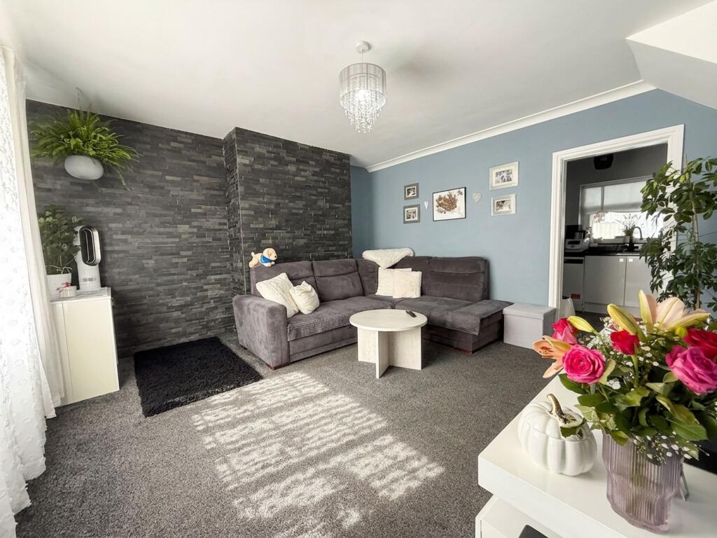 House in Rotherham, South Yorkshire - View 3