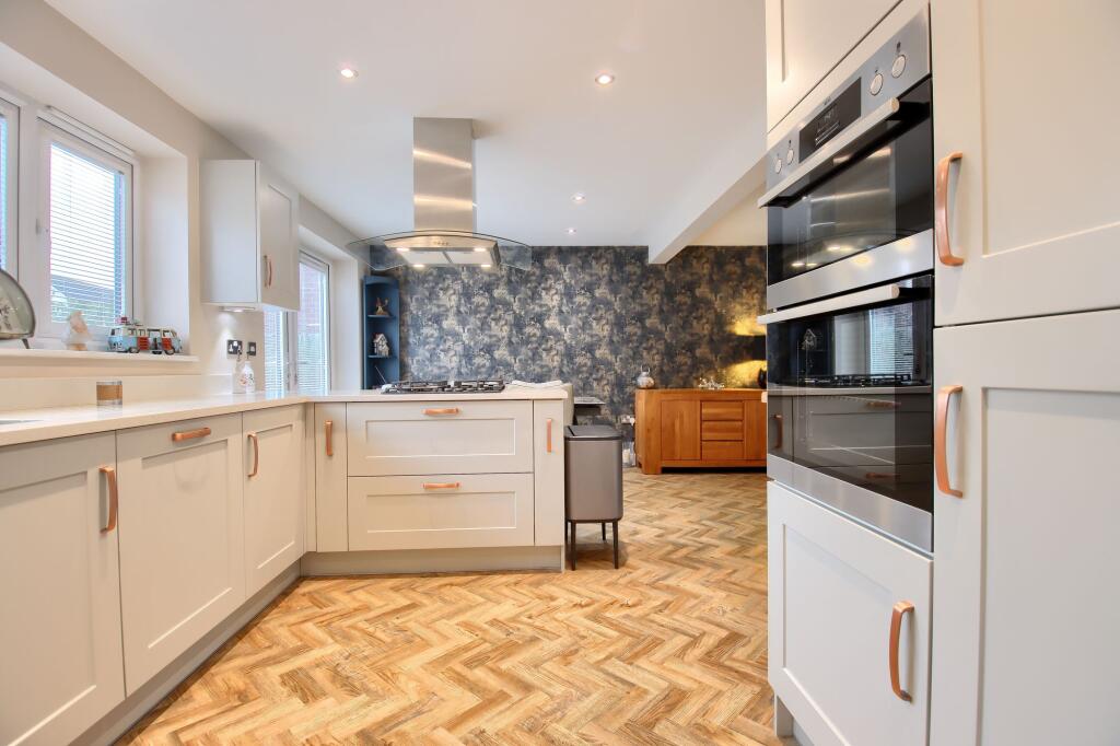 Mallard Drive, Yarm, TS15 photo 4