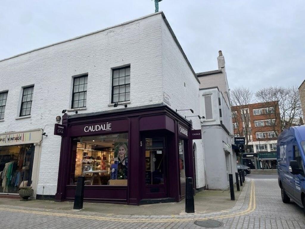 Main image of property: 5-3a Camden Passage, Islington, London, N1 8EA