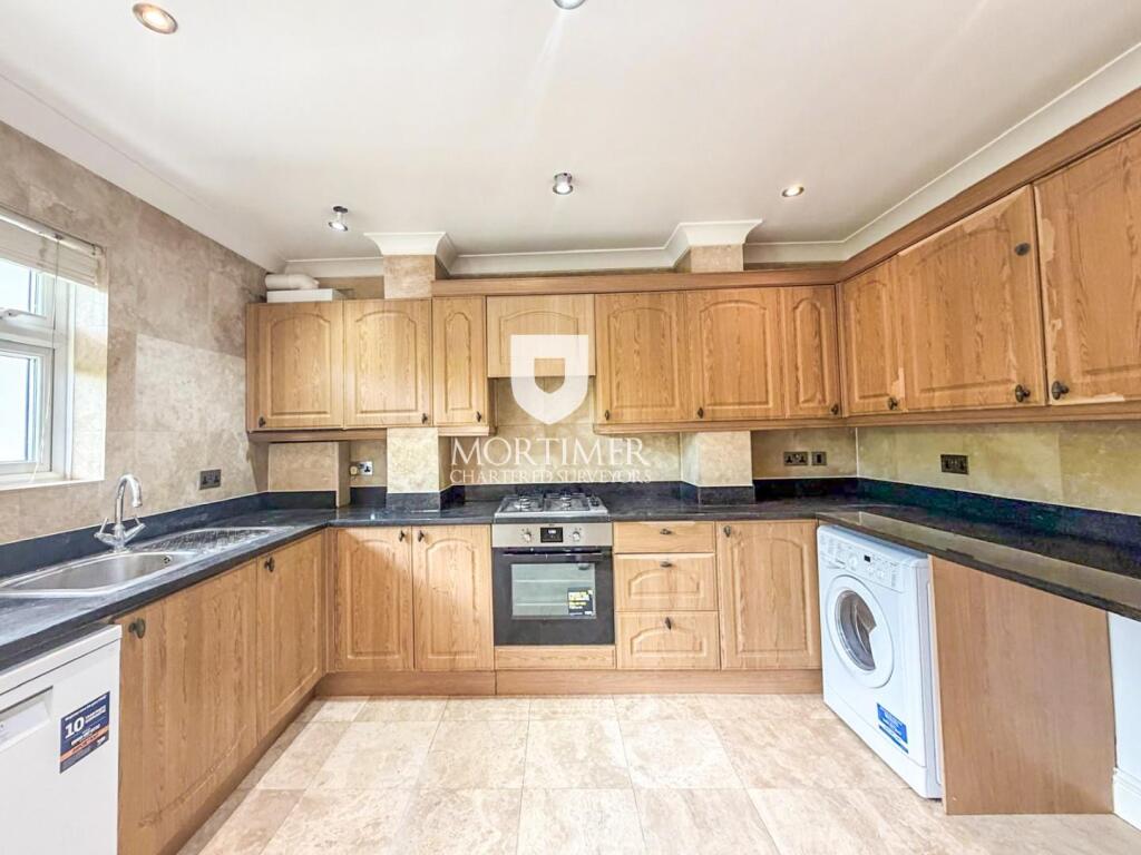 Apartment in London, Oakwood, Southgate - View 4