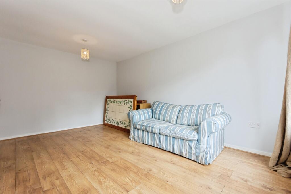 Chad Valley Close, Birmingham photo 5