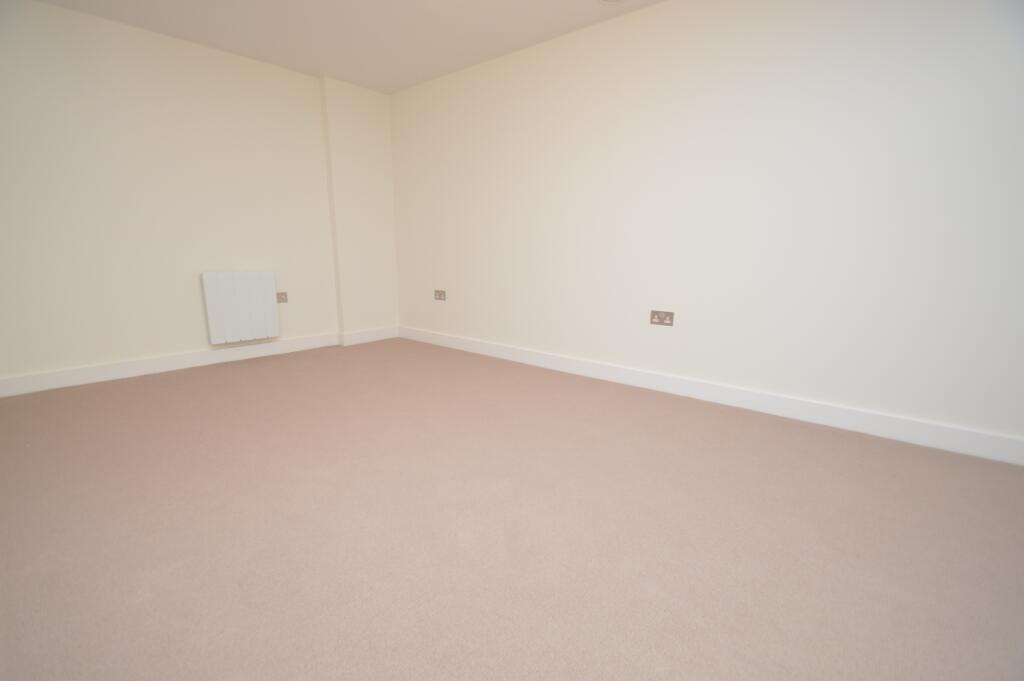 Apartment in Reading - View 5