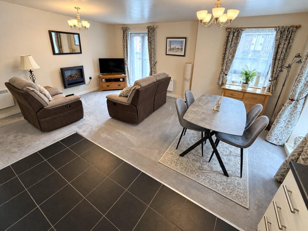 Waters Edge, Stourport-on-Severn, Worcestershire photo 4