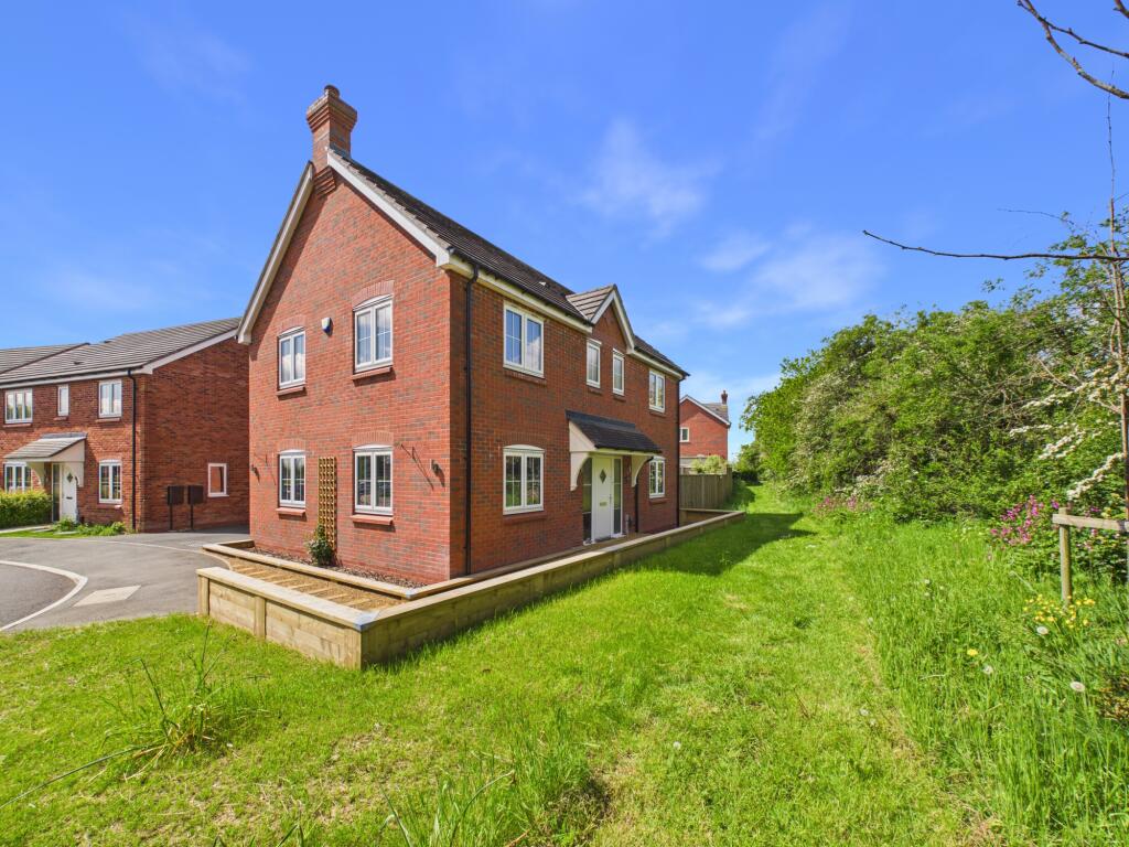 4-bed detached on Walnut Drive, Hilton, £440,000