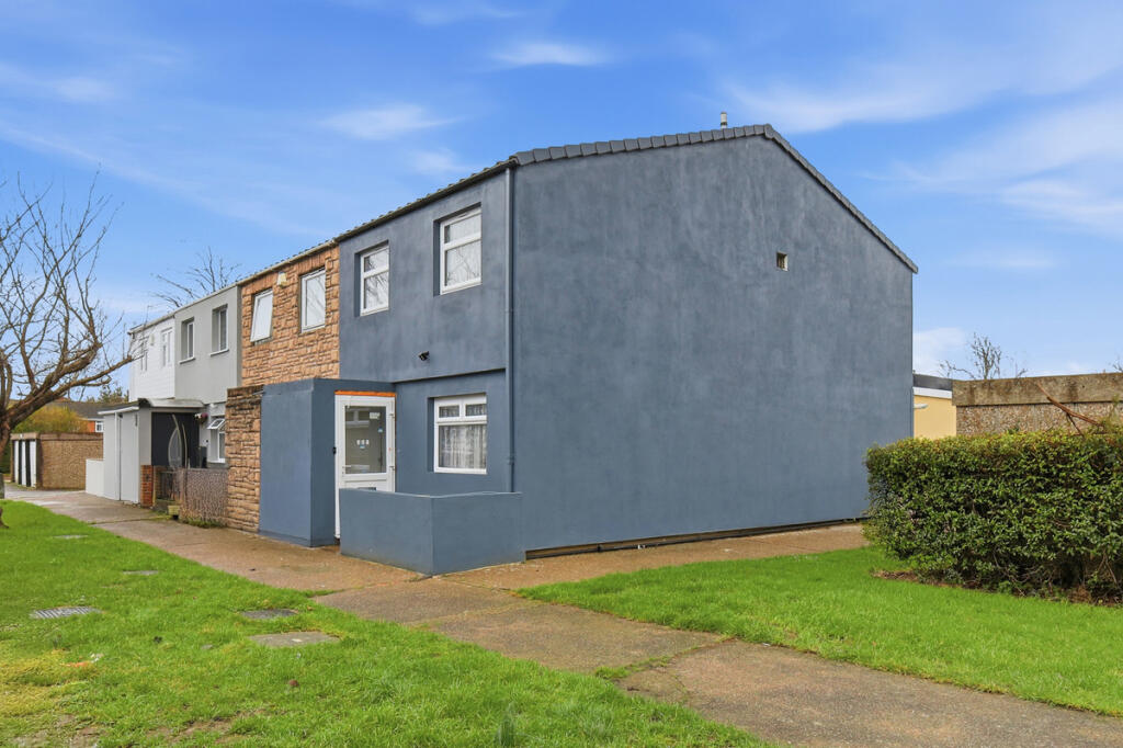 Copperfield, Chigwell, IG7 5 photo 2