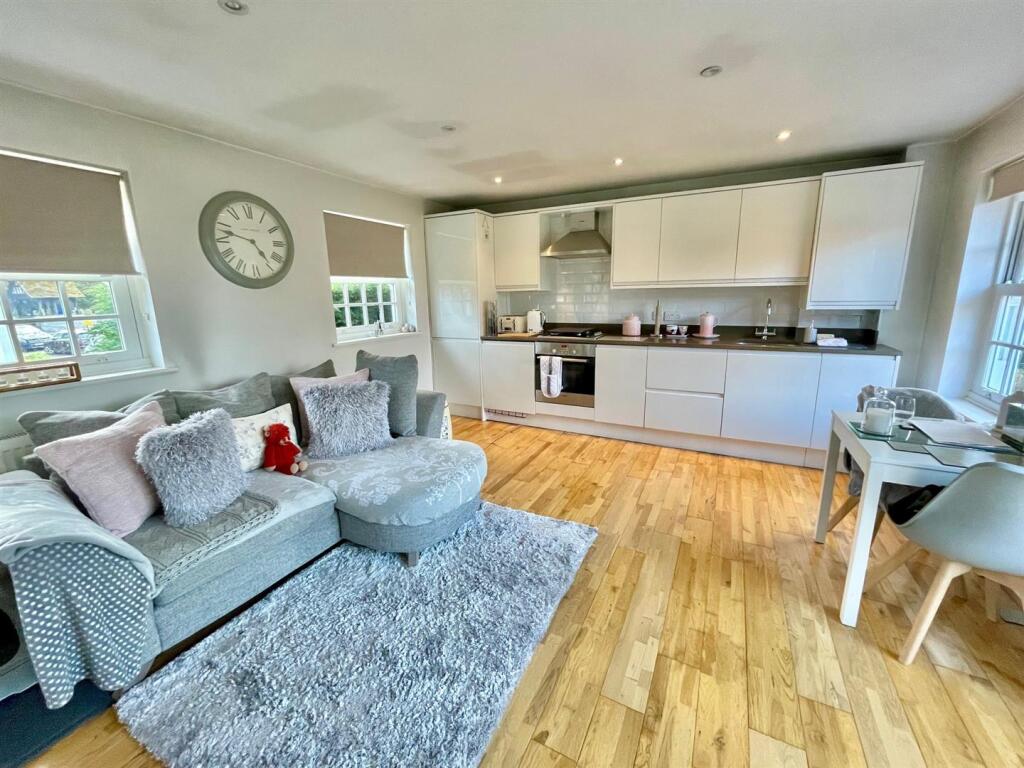 Additional image 6 of West End Lane, Essendon, Hatfield