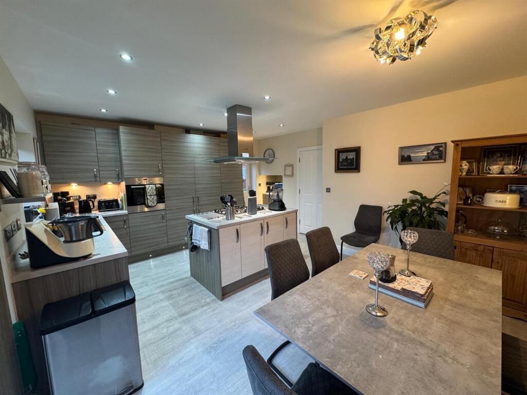 Millard Way, East Ardsley, Wakefield photo 3