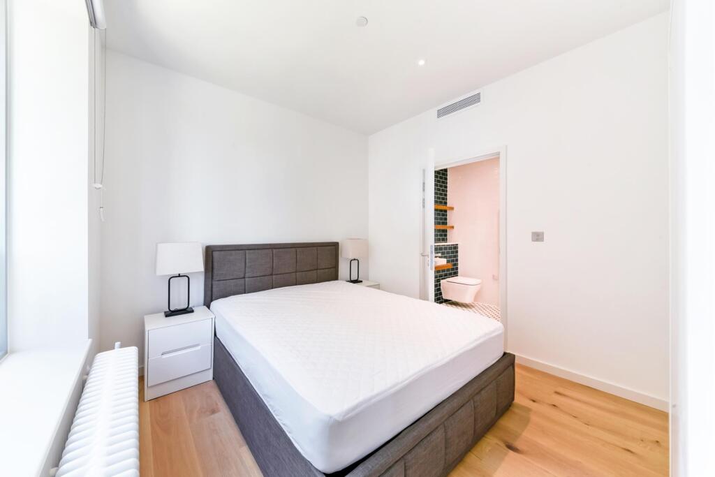 Apartment in London - More
