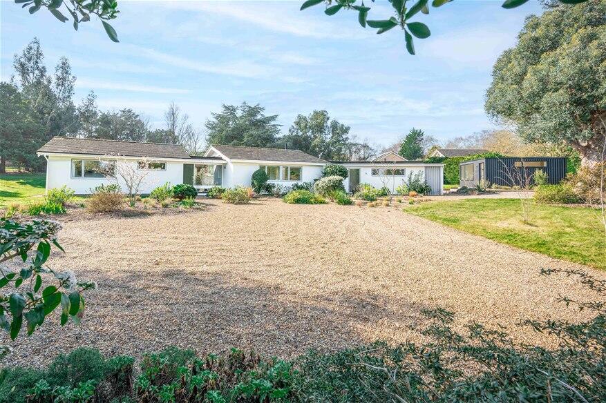 Main image of property: North Warren, Aldeburgh, IP15